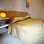 Babuino 127 2*